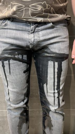 Wetting my pants with full bladder