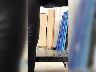 Mom shows her ass at work