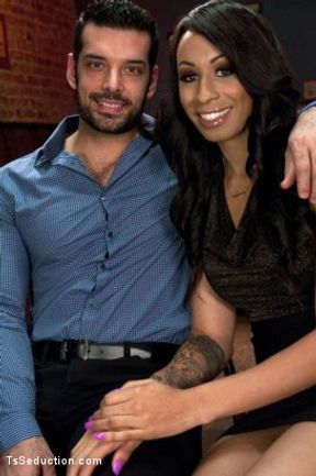 Bartender will Help you Forget Ur Troubles by Making you Suck Her Cock