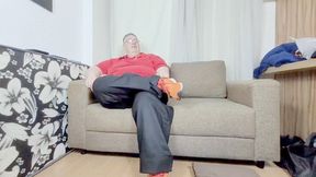 SMELL THE BAD ODOR OF MY BIG FEET - BY RENATO COLOSSOS AND ISABELITA - CLIP 1