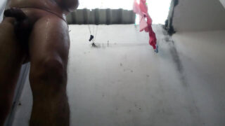 Sammanställning: video av amatörkändisslampa som blir analknullad