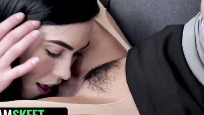 Super Horny Milf Sucks Young Brunette Slut's Pussy