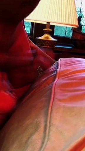 Horny Swingers Kristi Klenot & Samantha Bond Swap Cum in Wild Group Facial!