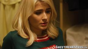 ”Bombshell Jessie Saint sucked toes in a hardcore snatch licking with horny Sabina”