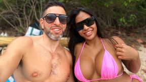 Asian bombshell in bikini gets picked up at beach
