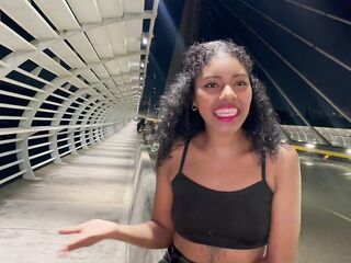 Desconocida me da una rica mamada en el puente de LA NOVENA