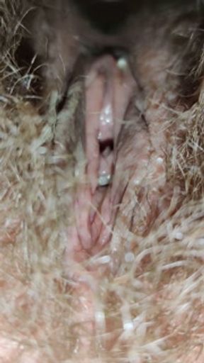 I sit on the toilet and film how I piss 💦🚽 Pee pov