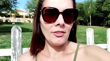 Raquel seduzindo o segurança de uma propriedade particular para deixa-la entrar sem autorização, paguei o favor com sexo e o cara mandou bem demais,foi o melhor sexo da minha vida