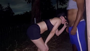 Depois de uma corrida mamou e deu no parque