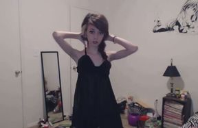 Skinny camwhore reveals her naked body in a sexy lascivious manner