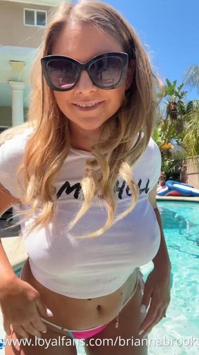 Wet t shirt pool solo