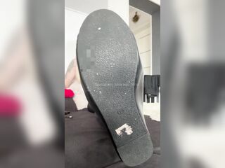 I'm ignoring u, during the time that u get totally lost in my perspired ballet flats and stockings