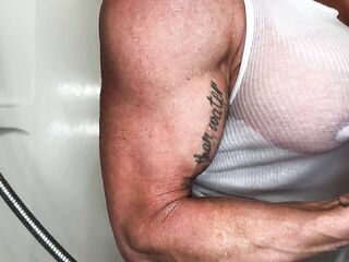 Shower Flex Dream: Kandy Flexes and Rips Her Reservoir Top