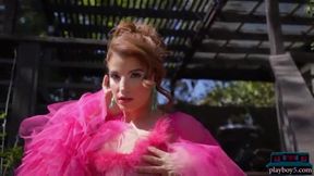 Curvy Latina MILF Unveils Her Alluring Assets After a Sultry Striptease!