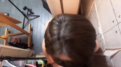 【羞恥】【ヤバいやつ】玄関で呼べばいつでも来る都合のいい肉便器と撮ったハメ撮り【フェラ】(撮影日：2025/12/13)【2025-No76】カメラD