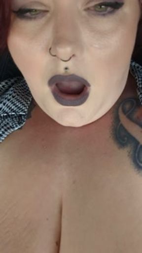 BBW Goth Cumming in a cornfield