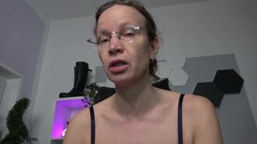 Here You Will Learn How to Give Head Like a Good Sissy!