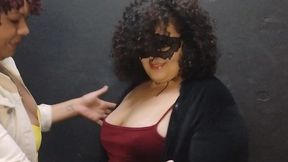 levei a irma da minha mulher para conhecer o glory hole e a safada entrou na pica