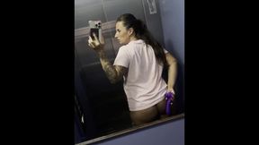Masturbating So Hard In The Elevator, I Hope Nobody Discover Me