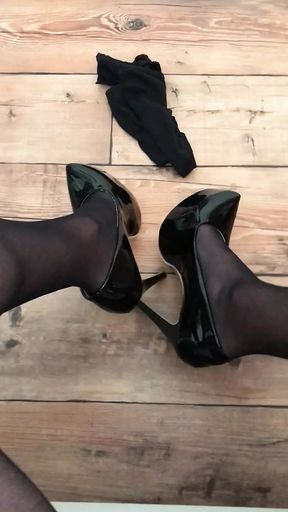 intense orgasm in wife&#039;s pantyhose