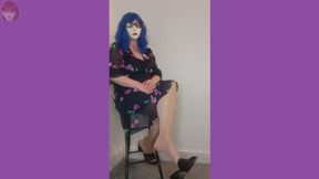 Shoeplay while wearing black dress sandals, blue heels and tan pantyhose
