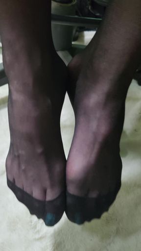Goode Girl POV JOI sitting in black pantyhose and smoking she gives you foot fetish worship instructions