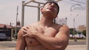 LO CONOC&Iacute_ HACIENDO CALISTENIA Y SUS MUSCULOS ME PUSIERON LA VERGA DURA. ME FOLLO SU ANO MUSCULOSO