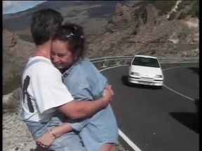Sex on the road for mature sluts sucling the cock to some drivers
