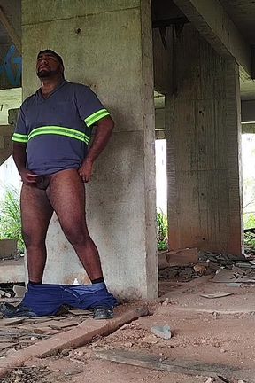 Ugly a Big Dildo in My Ass in Construction