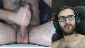 miren esa cara de placer, gay argentino masturbandose y eyaculando gran carga
