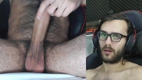miren esa cara de placer, gay argentino masturbandose y eyaculando gran carga