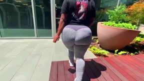 Black girls got cakes for days