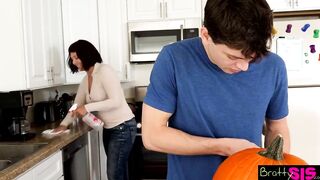 Brother Fucks Vulgar StepSister Right Next To Cougar