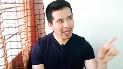 El carnicero me penetra con sus 19cm de verga en su negocio ! Me folla en el suelo.