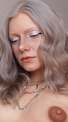 I Play with Pussy and Vibrator Close-up on Porn and Cum Powerfully!