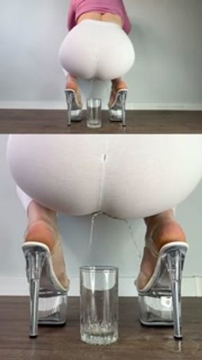 Leggings pee in glass