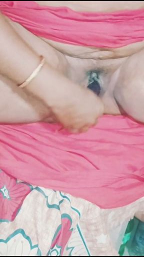 Ami Bangladeshi Bhabhi Sexy video   Clip 1