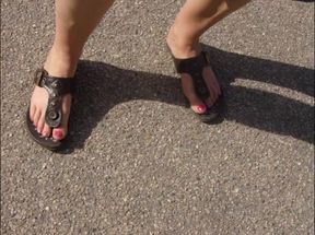 collection pieds de femmes matures françaises en public 2023