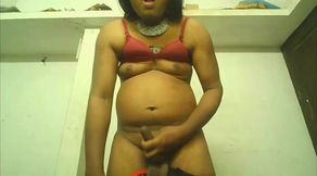 Indian Shemale Exposing Boobs and Shakeing Huge Ass