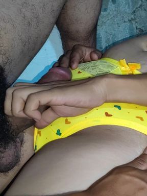 I'm a virgin! Oh yes, that's so good! Slowly penetrate my pussy in this Tamil Indian video.