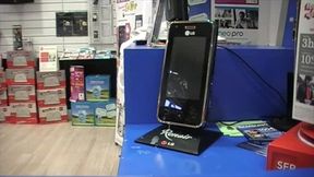 baise par le venderu de telephone dans sa boutiqueincoryable le vendeur de ...