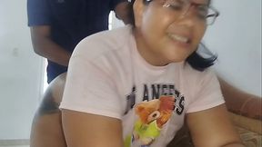 Ama de casa paga a un t&eacute_cnico con una buena mamada y una follada dura y rica mientras su marido trabaja