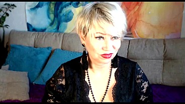 Cool mature webcam whore Aimee Hot MILF and a close-up of her lustful cunt .!. ))
