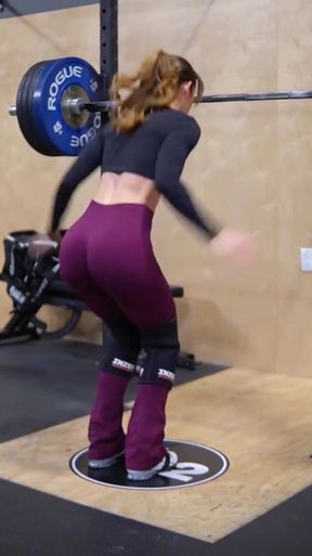 LATINA FITNESS CUTIE WITH NATURAL TITS AND A BIG ASS