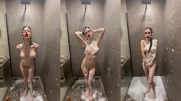 Super foamy teasing shower