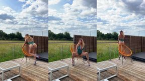 new video je m’exhibe sur ma terrasse privee te chauffe avec mes gros seins ...