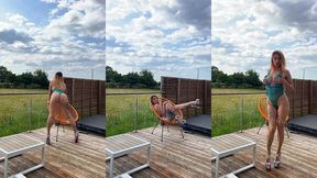 new video je m’exhibe sur ma terrasse privee te chauffe avec mes gros seins ...