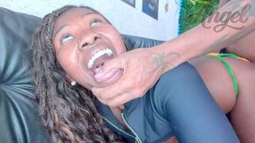 brasileira fogosa se delicia na pica do negao enquanto ele joga videogame