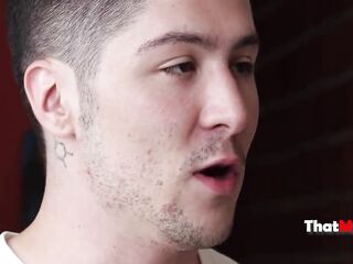 Married Black mother I'd like to fuck Preheats Her Oven During the time that Serving Neighbour Pie