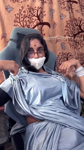 Crossdresser Jerk off in Saree